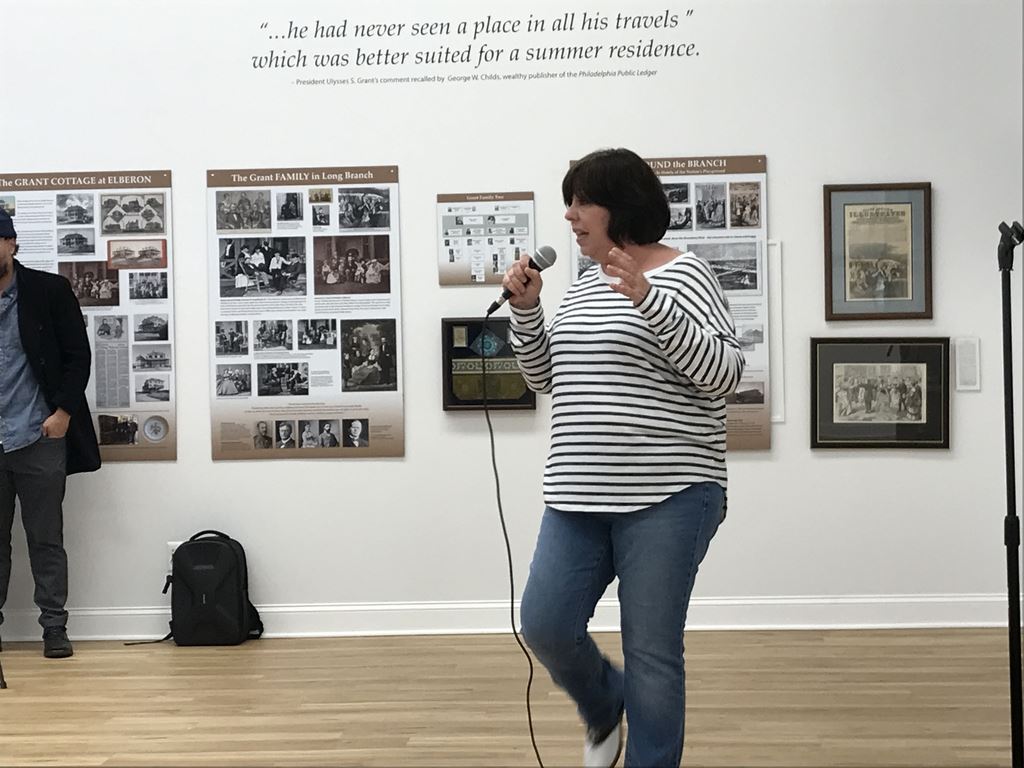 Comedy Night - Dawn on one leg